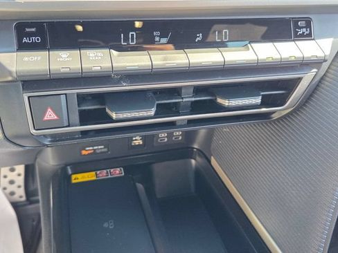 Used 2026 Toyota Camry SE w/ Convenience Package FWD image 19