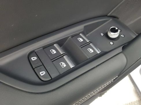 Used 2024 Audi Q5 2.0T Premium Plus AWD/4WD image 17