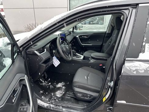 New 2025 Toyota RAV4 XLE image 19