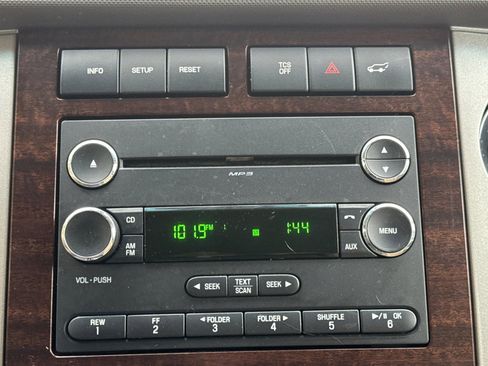 Used 2014 Ford Expedition EL XLT w/ Equipment Group 202A image 19