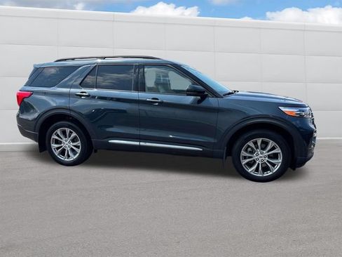 Certified 2023 Ford Explorer XLT w/ Equipment Group 202A AWD/4WD image 7