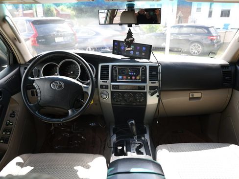 Used 2007 Toyota 4Runner SR5 AWD/4WD image 13