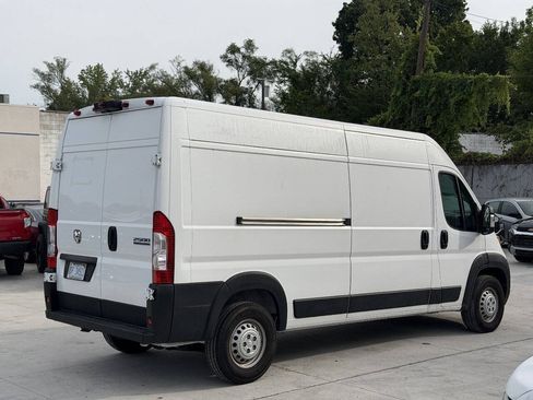 Used 2024 RAM ProMaster 2500 w/ Convenience Group FWD image 4