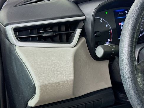 Certified 2025 Toyota Corolla LE FWD image 19