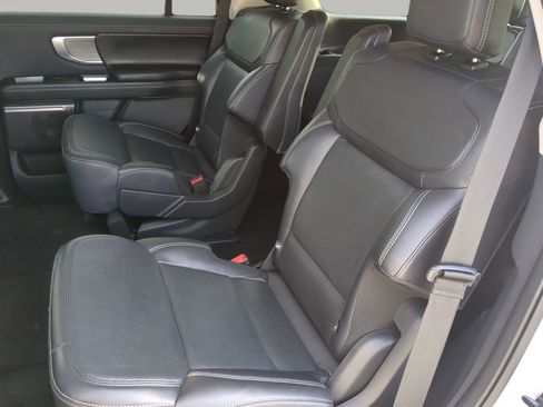 Certified 2025 Ford Expedition Platinum AWD/4WD image 54