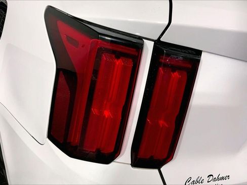 Certified 2023 Kia Sorento SX image 28