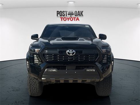 Used 2024 Toyota Tacoma TRD Sport image 2