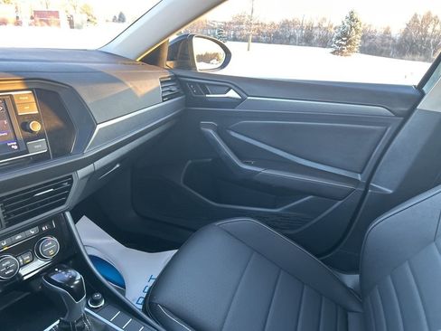 Used 2024 Volkswagen Jetta SE w/ Panoramic Sunroof Package image 30