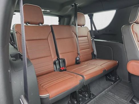 Used 2024 GMC Yukon XL Denali Ultimate image 12