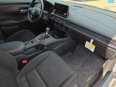 Used 2025 Honda HR-V Sport image 16