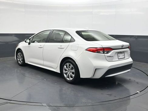 Used 2021 Toyota Corolla LE image 6