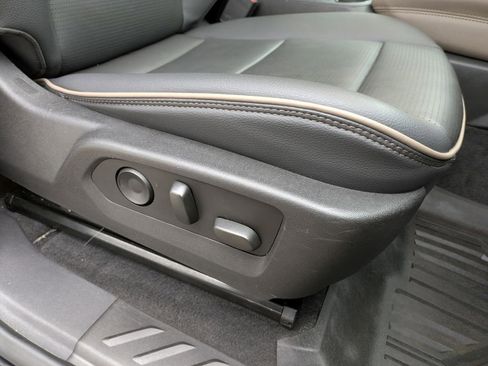 Certified 2024 GMC Canyon Denali image 27