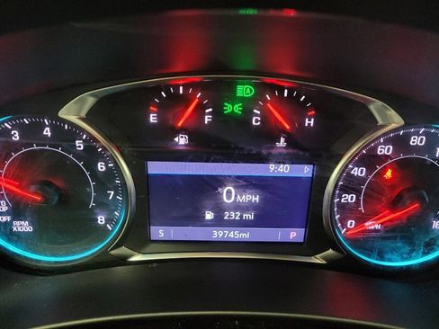 Used 2023 Chevrolet Equinox Premier image 23