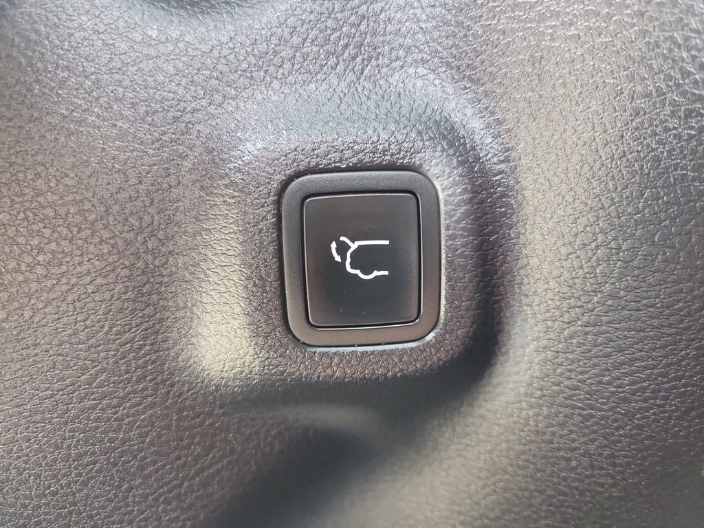 Used 2018 Jeep Compass Trailhawk w/ Leather Interior Group AWD/4WD image 10