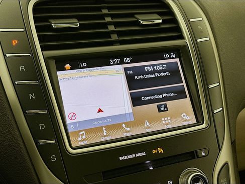 Used 2019 Lincoln Nautilus Select image 16