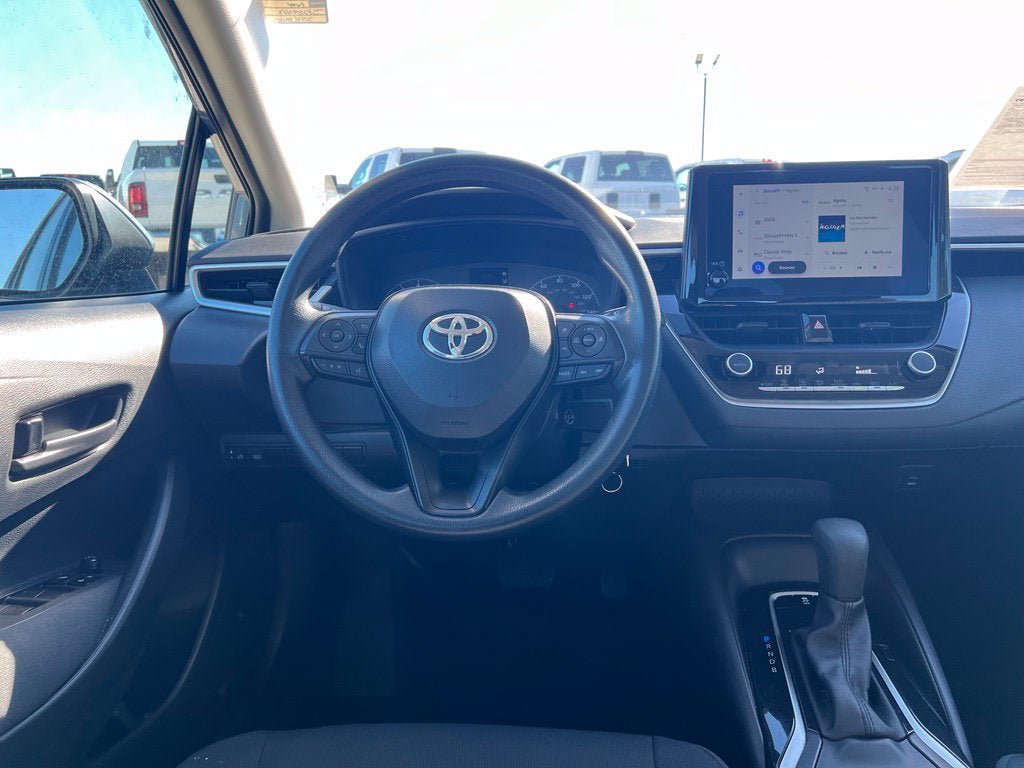 Used 2025 Toyota Corolla LE FWD image 21