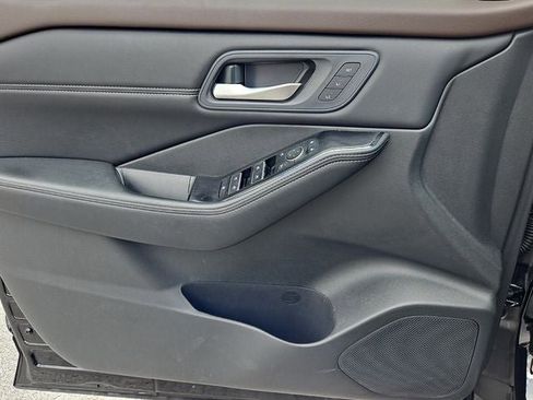 Used 2023 Nissan Rogue SL image 24