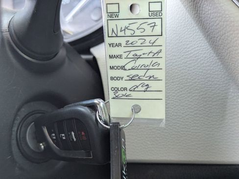 Used 2024 Toyota Corolla LE FWD image 32