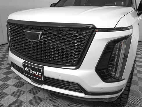 Used 2025 Cadillac Escalade Sport Platinum w/ LPO, ONYX Package AWD/4WD image 33
