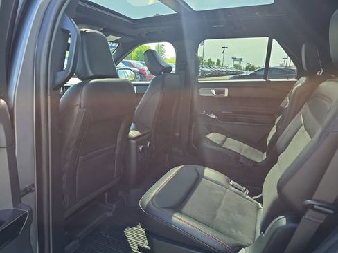 Certified 2024 Ford Explorer ST-Line w/ Class IV Trailer Tow Package AWD/4WD image 27