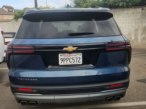 Used 2025 Chevrolet Traverse LT FWD image 5