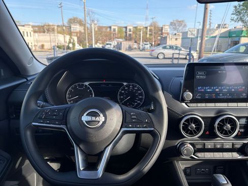 Used 2025 Nissan Sentra SV image 32