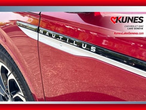 Used 2024 Lincoln Nautilus Reserve AWD/4WD image 7