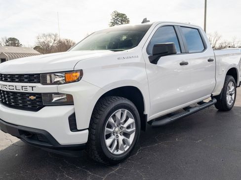 Used 2021 Chevrolet Silverado 1500 Custom image 3