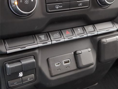 Used 2023 Chevrolet Silverado 2500 Custom w/ Custom Value Package image 21