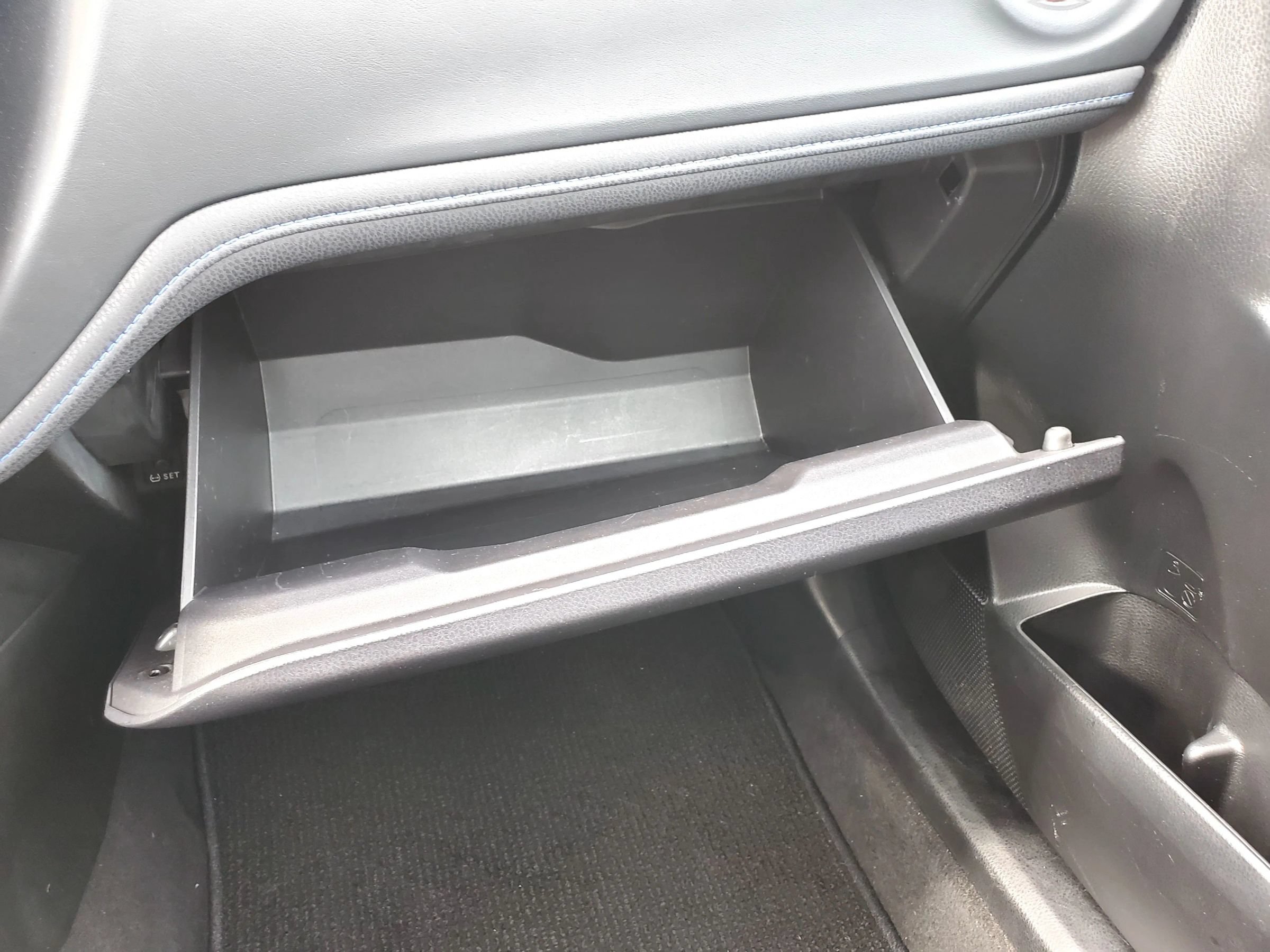 Used 2017 Toyota Corolla SE FWD image 40