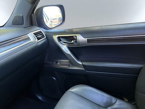 Used 2020 Lexus GX 460 Premium w/ Premium Package AWD/4WD image 15