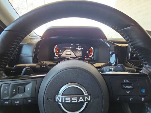 Certified 2023 Nissan Pathfinder Platinum image 25