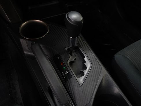 Used 2015 Toyota RAV4 LE image 21