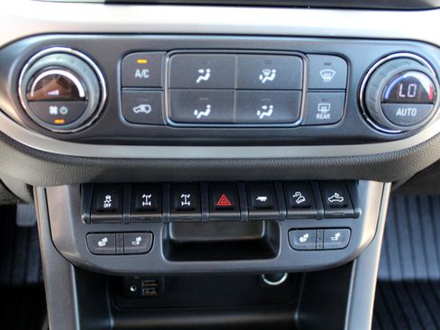 Used 2022 Chevrolet Colorado ZR2 image 23