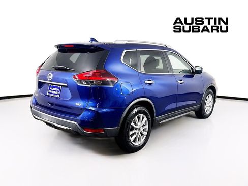 Used 2018 Nissan Rogue SV FWD image 7