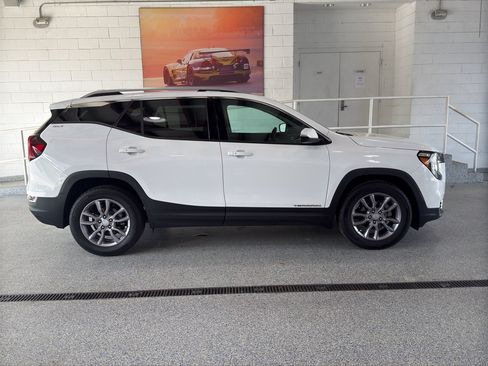 Used 2023 GMC Terrain SLT w/ LPO, Floor Liner Package FWD image 11