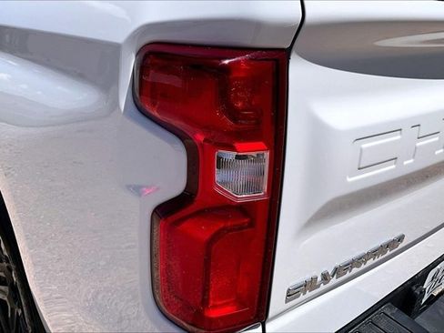 Used 2024 Chevrolet Silverado 1500 RST w/ Z71 Off-Road Package AWD/4WD image 22