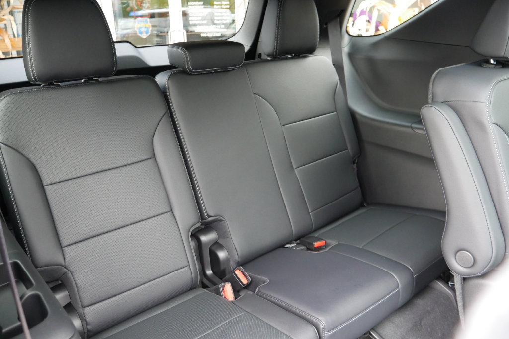 New 2027 Chevrolet Traverse LT AWD/4WD image 14