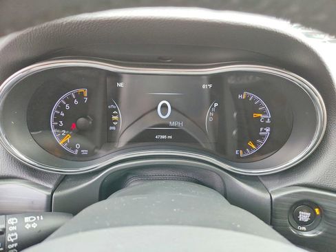 Used 2020 Jeep Grand Cherokee Altitude image 15