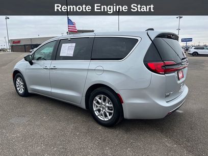 Used 2024 Chrysler Pacifica Touring-L