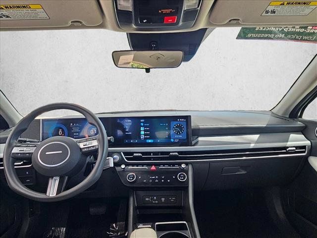 Used 2025 Hyundai Sonata SEL FWD image 10