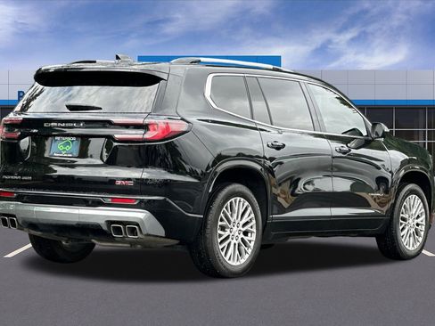 Used 2024 GMC Acadia Denali image 4