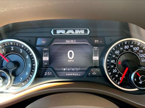 Used 2019 RAM 1500 Laramie AWD/4WD image 25