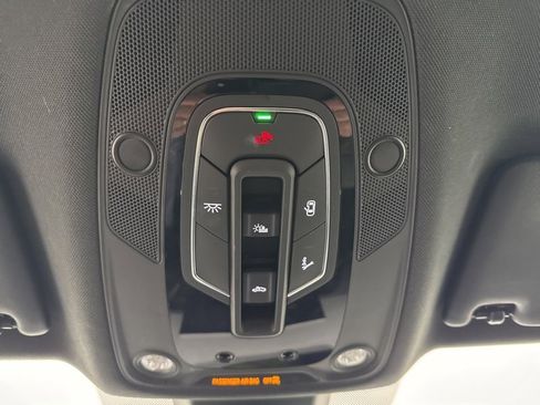 Used 2022 Audi SQ5 Premium image 35