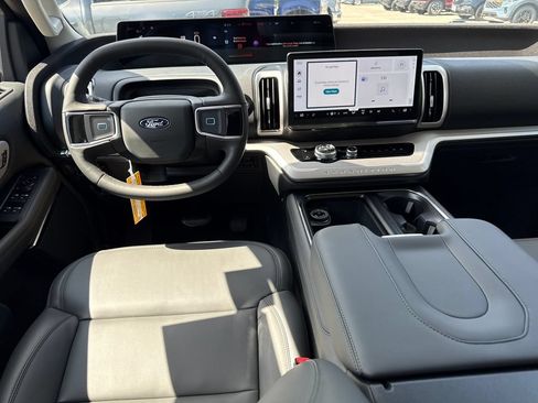 New 2026 Ford Expedition Active RWD image 5