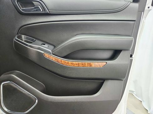 Used 2019 Chevrolet Suburban Premier AWD/4WD image 37