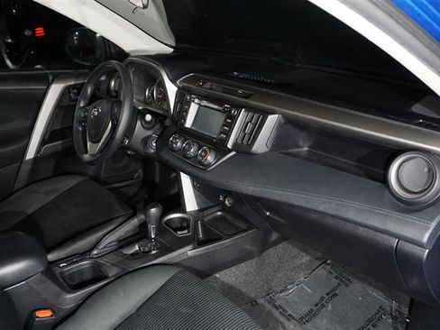 Used 2016 Toyota RAV4 LE image 13