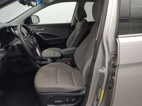 Used 2017 Hyundai Santa Fe SE image 17