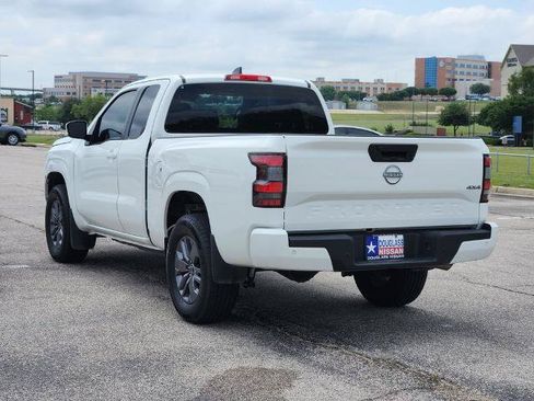 Certified 2025 Nissan Frontier SV AWD/4WD image 3