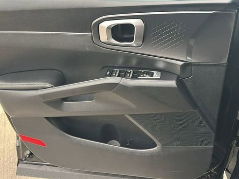 Used 2024 Kia Sorento S image 19